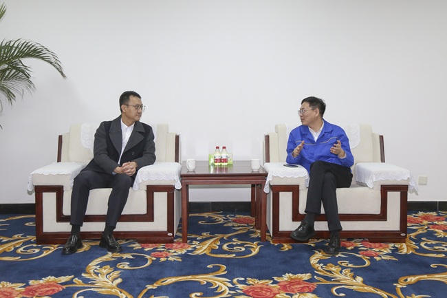 中國進(jìn)出口銀行河南省分行黨委委員、副行長陳卓一行 到萬基控股集團(tuán)調(diào)研